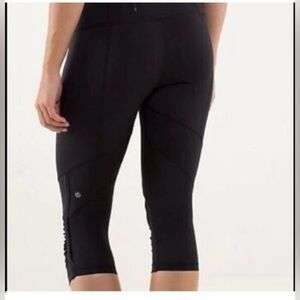LuluLemon cropped black leggings Size 8
